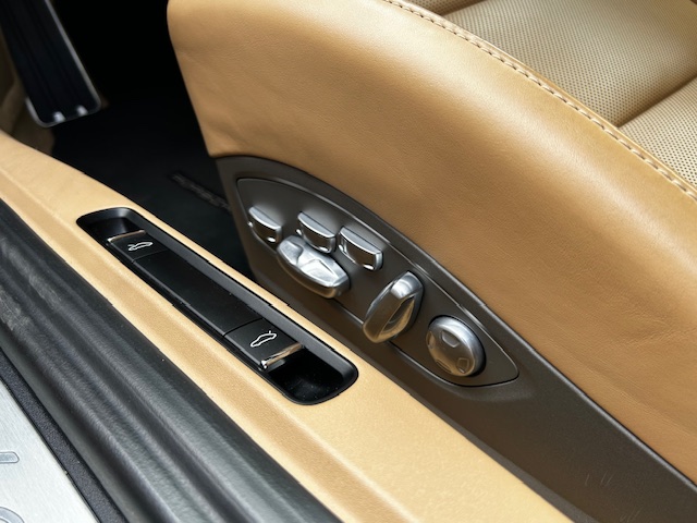 PORSCHE 911 turboS - 画像 (20)